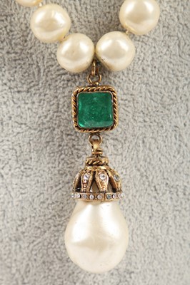 Lot 39 - A Chanel baroque pearl beaded necklace, 1980s