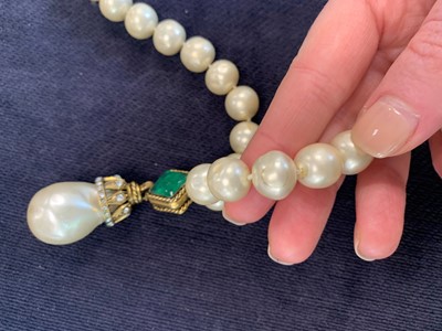 Lot 39 - A Chanel baroque pearl beaded necklace, 1980s