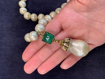Lot 39 - A Chanel baroque pearl beaded necklace, 1980s