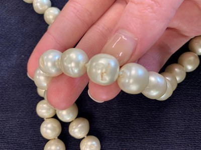 Lot 39 - A Chanel baroque pearl beaded necklace, 1980s