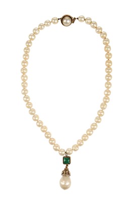 Lot 39 - A Chanel baroque pearl beaded necklace, 1980s
