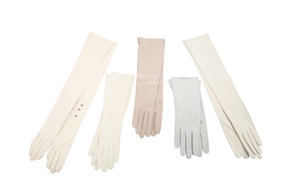 Lot 75 - A group of accessories