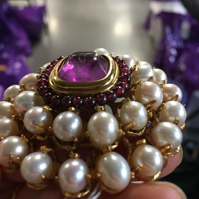 Lot 68 - A Robert Goossens brooch, 1980s