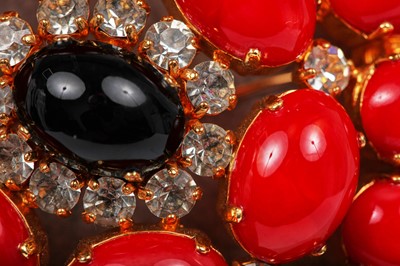 Lot 68 - A Robert Goossens brooch, 1980s