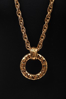 Lot 17 - A Chanel gilt chain necklace with chunky hammered metal hoop, circa 1990