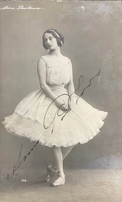 Lot 298 - Two Anna Pavlova early autographed postcards