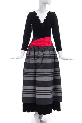 Lot 184 - A Valentino couture ballgown, circa 1985