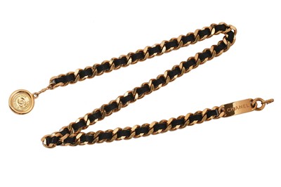 Lot 32 - A Chanel woven leather gilt chain belt, Autumn-Winter 1994-95