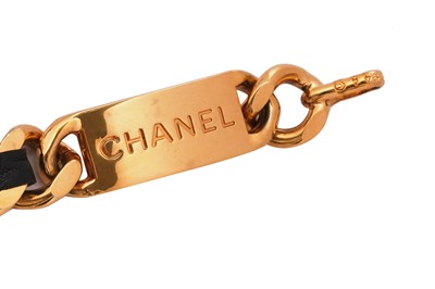 Lot 32 - A Chanel woven leather gilt chain belt, Autumn-Winter 1994-95