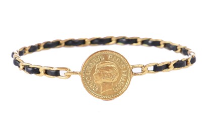 Lot 37 - A Chanel woven leather gilt chain bracelet, 1995