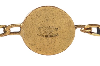 Lot 37 - A Chanel woven leather gilt chain bracelet, 1995
