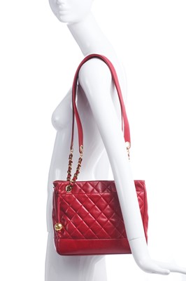 Lot 3 - A Chanel quilted red lambskin leather Chandra bag, 1980s