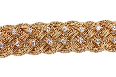 Lot 43 - A Christian Dior braided gilt chain choker-necklace, 1970