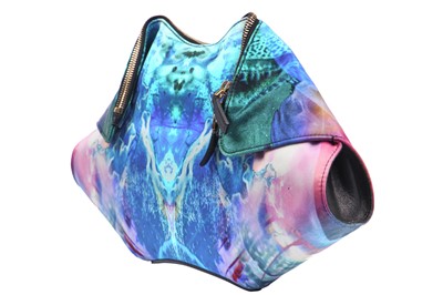 Lot 40 - An Alexander McQueen for the V&A re-issue 'De-Manta' clutch, 2015