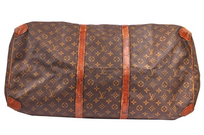 Lot 42 - A Louis Vuitton monogrammed canvas leather holdall