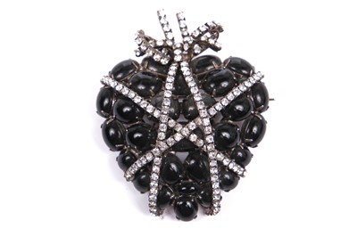 Lot 64 - An Iradj Moini 'black heart' brooch, 1990s