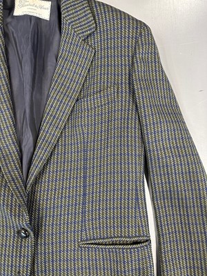 Lot 208 - A Turnbull & Asser single-breasted blazer, identical to one worn by Princess Diana, 1988
