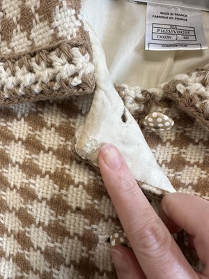 Lot 154 - A Chanel butterscotch-herringbone tweed jacket, Autumn-Winter 2000