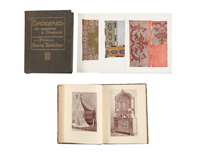 Lot 495 - Broderies des paysannes de Smolkensk, executées sous la direction de la Princesse Marie Tenichev, 1900