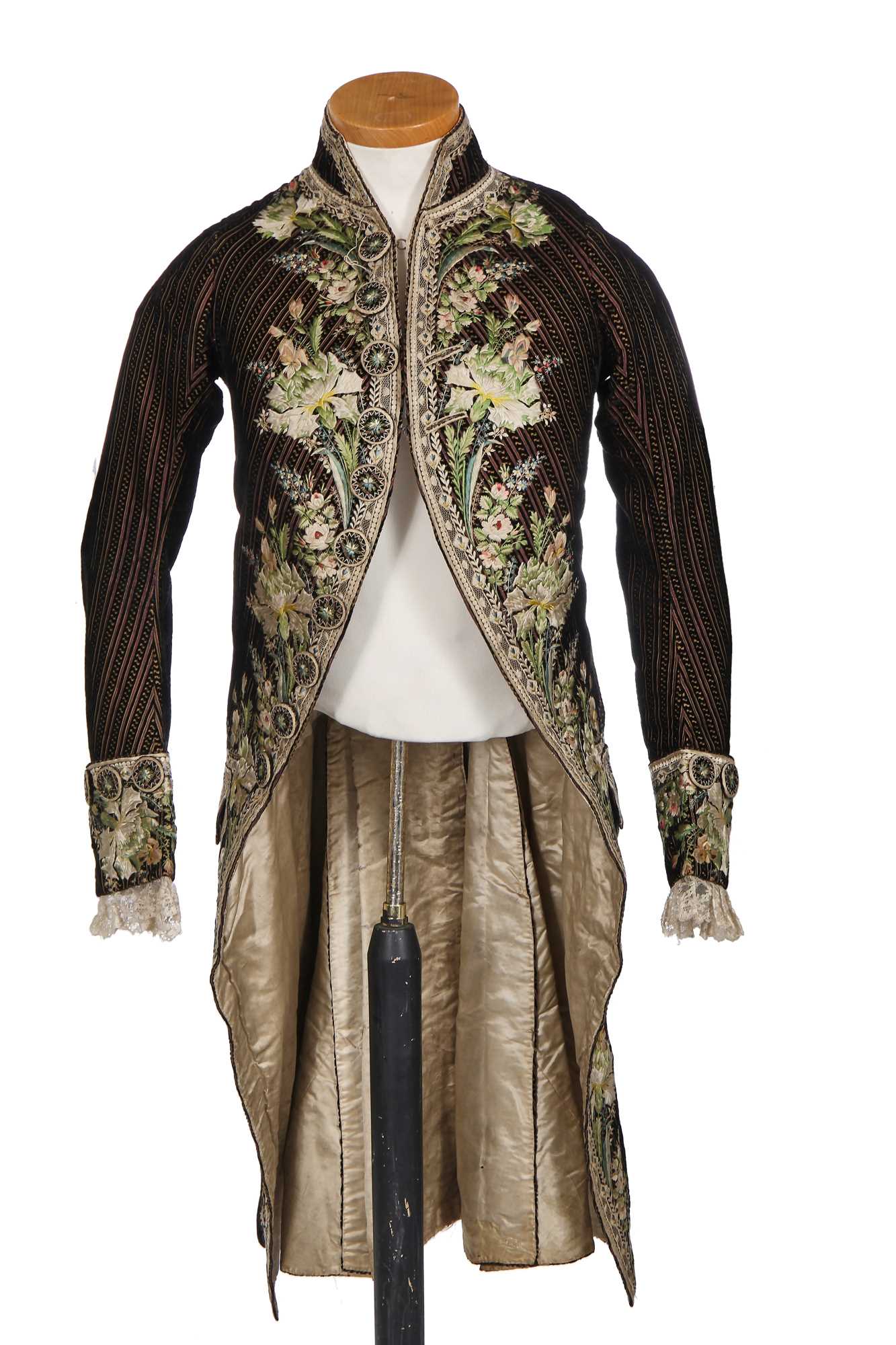 Lot 69 - A gentleman's finely embroidered frock coat, 1790-1800