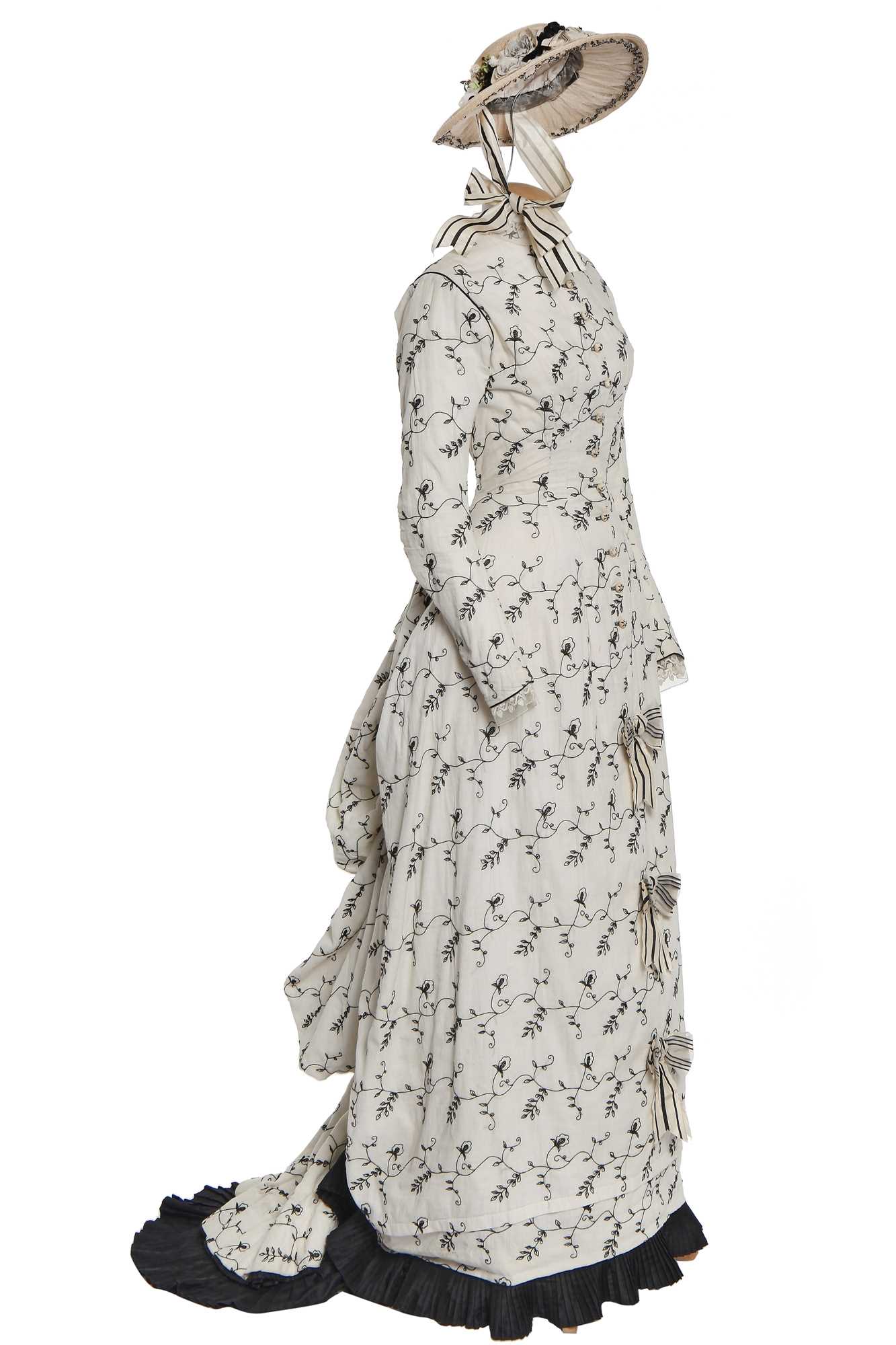 Lot 19 - Nicole Kidman's costume as Isabel Archer for the film 'The Portrait of a Lady', 1996