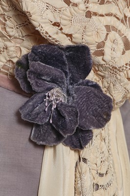 Lot 28 - Uma Thurman's costume as Charlotte Stant for the film 'The Golden Bowl', 2000