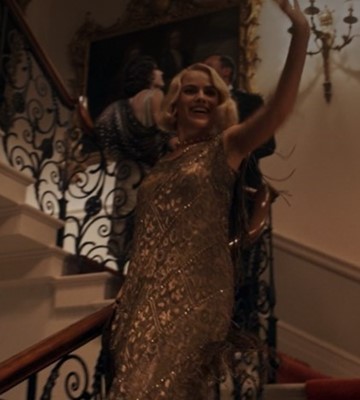 Lot 48 - Margot Robbie's costume as Daphne de Selincourt in the film 'Goodbye Christopher Robin', 2017