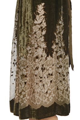 Lot 46 - Eddie Redmayne's costume as Lili Elbe in the film 'The Danish Girl', 2015