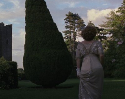 Lot 31 - Emma Thompson's costume as Margaret Schlegel in the film 'Howard's End', 1992