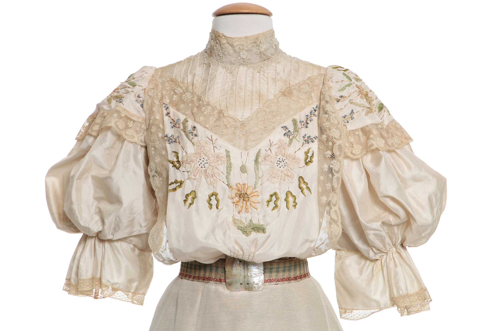 Lot 27 - Helena Bonham Carter's costume as Lucy Honeychurch in the film 'A Room With A View', 1985