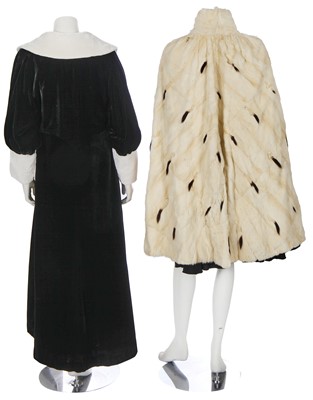 Lot 347 - A group of outerwear, 1930s