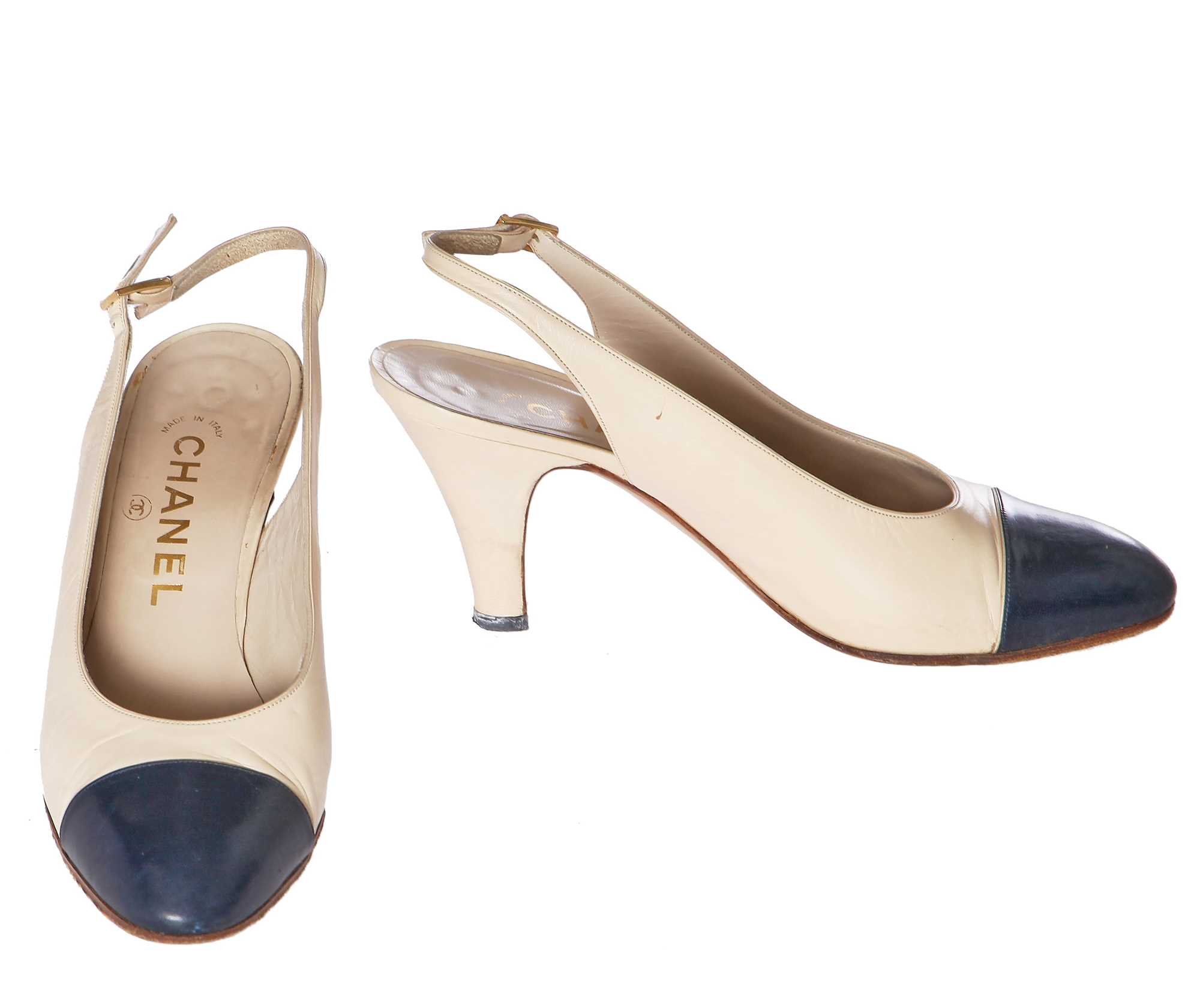 Lot 10 - A pair of Chanel shoes and a Chanel hat, late 1980s-early 1990s