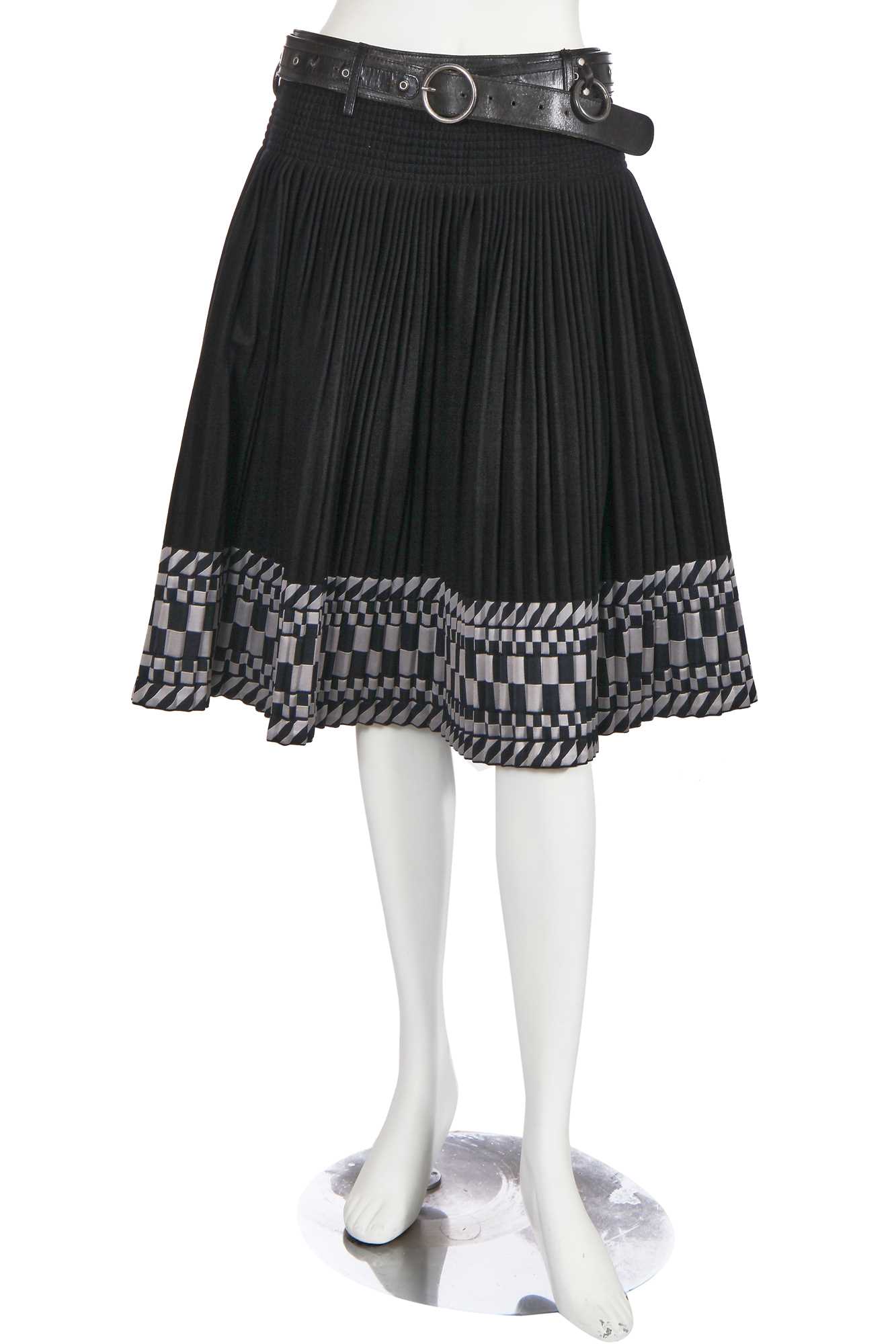 Lot 62 - An Alexander McQueen pleated showpiece skirt and belt, 'Scanners' collection, Autumn-Winter 2003-04