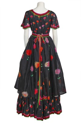 Lot 242 - A Valentino Garavani haute couture evening gown, mid-1970s