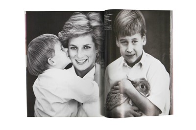 Lot 93 - British Vogue, 2001, complete run