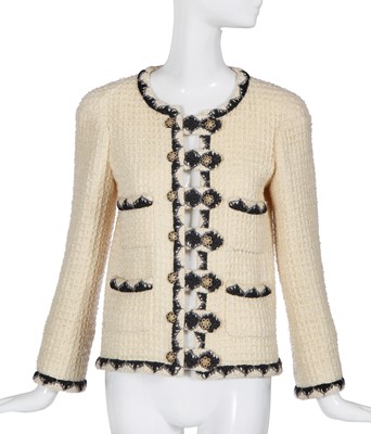 Lot 18 - A fine Chanel waffle-weave bouclé tweed jacket, 'Paris-Salzburg' collection, Métiers d'Art, Pre-Fall 2015
