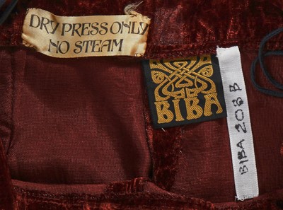 Lot 17 - A Biba chestnut crushed devoré velvet ensemble, circa 1969