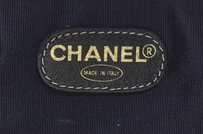 Lot 5 - A Chanel white and navy blue leather shopper tote, 1997-99