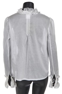 Lot 10 - A Chanel white cotton and lace blouse, Autumn-Winter 2004-05