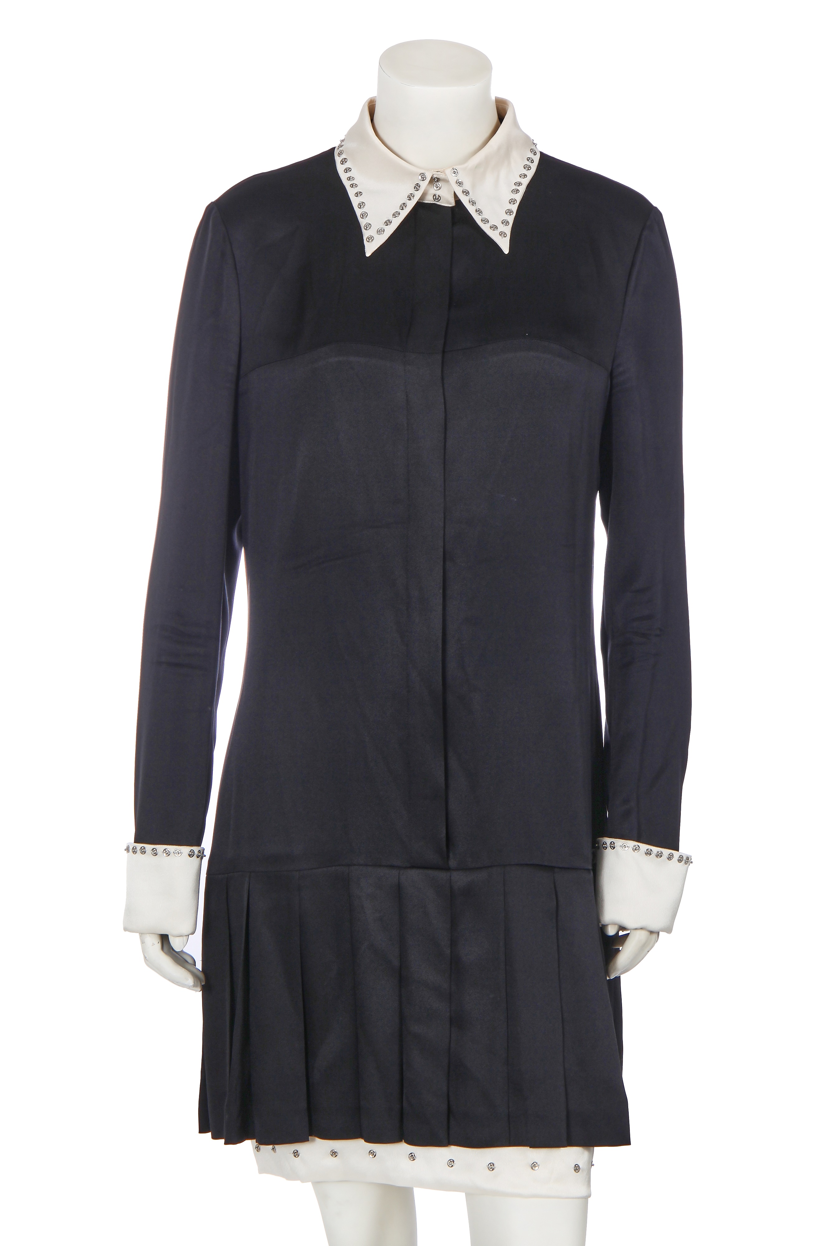 chanel fall/winter 2003 black dress with white collar and cuffs Lot 35 Size:Small / UK-AU 8 / US 4 feminine bridal silhouette Eileen Fisher Women's Mandarin
