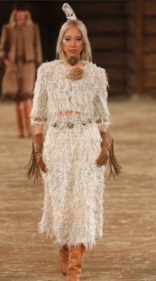 Lot 9 - A Chanel tufted wool skirt, 'Paris-Dallas' collection, Métiers d'Art, Pre-Fall 2014