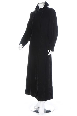 Lot 87 - A Vionnet-inspired black lace evening gown,...