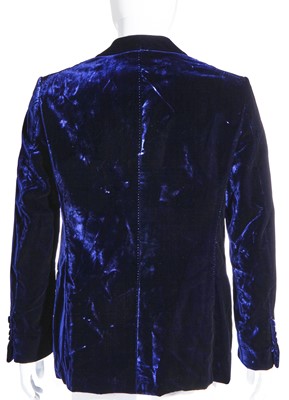 Lot 2 - A good Tom Ford men's blue velvet 'Shelton' smoking jacket, modern