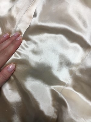 Lot 362 - A Paquin haute couture oyster-coloured satin cocktail dress, 1950s