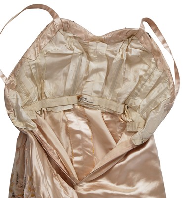Lot 362 - A Paquin haute couture oyster-coloured satin cocktail dress, 1950s