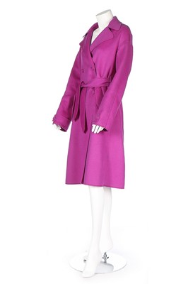 Lot 215 - An Oscar de la Renta fuschia cashmere-blend...