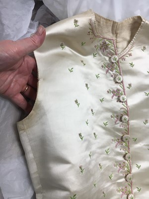 Lot 425 - A gentleman's embroidered pale lilac satin suit, probably French, circa 1780