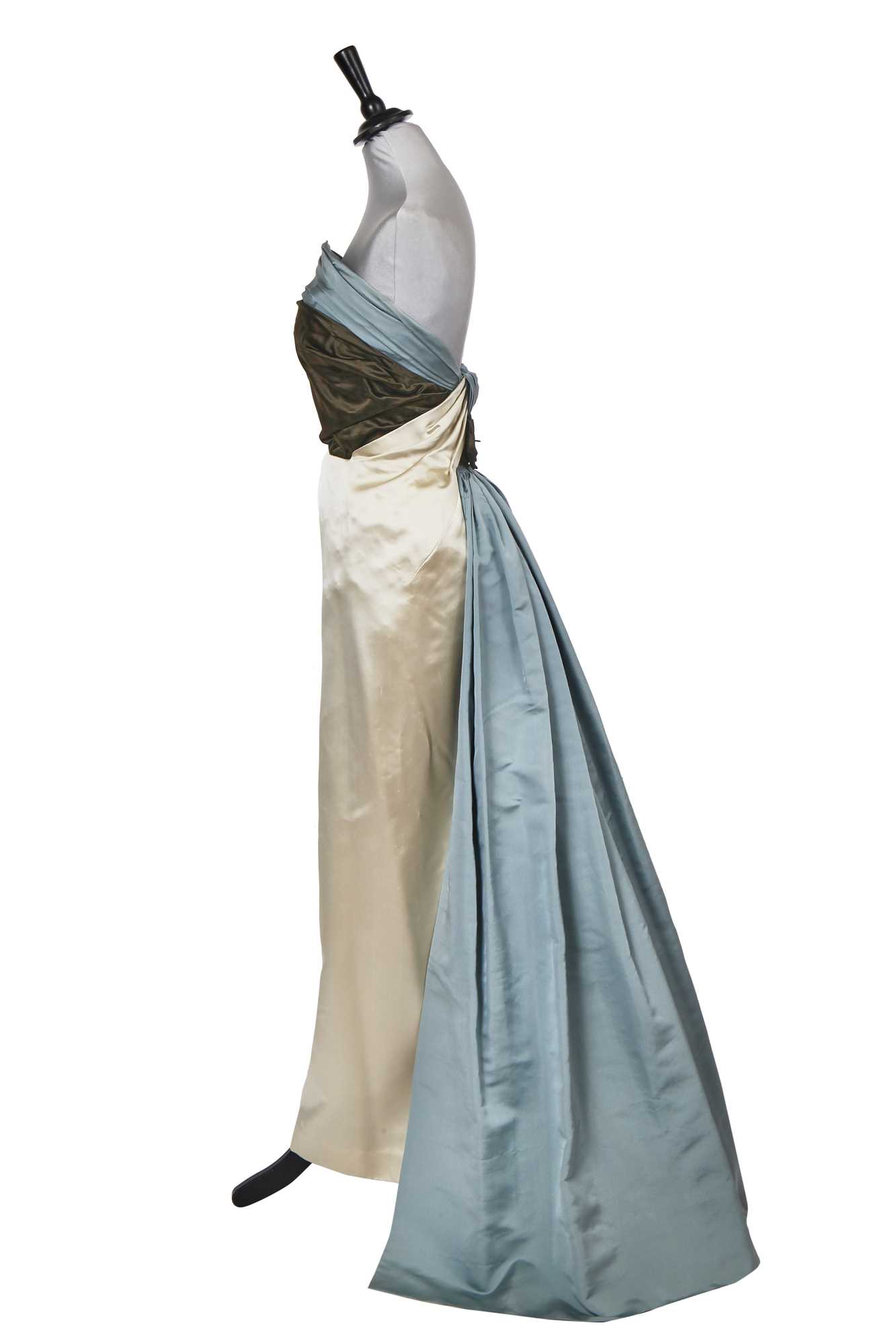 Lot 378 - A Pierre Balmain haute couture tricolour silk sheath, circa 1955