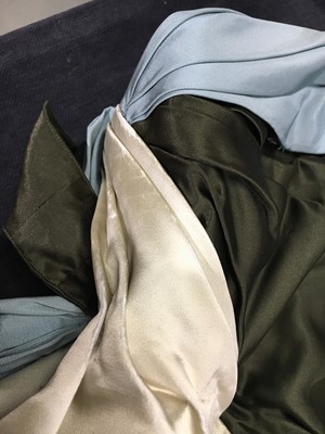 Lot 378 - A Pierre Balmain haute couture tricolour silk sheath, circa 1955