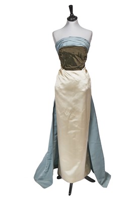 Lot 378 - A Pierre Balmain haute couture tricolour silk sheath, circa 1955